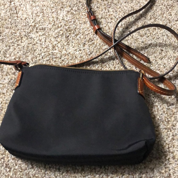 💥SOLD💥 Dooney and Burke Crossbody - Picture 3 of 5